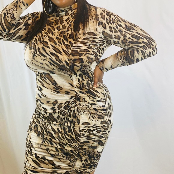 Dresses & Skirts - Wild Life Dress